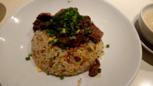 お一人飯～牛肉のせガーリックチャーハン～とLOTO7