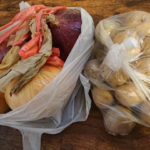 友人が玄関先に置いていったもの