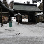 雪の駒形神社