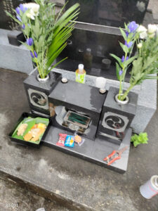 休日です。お墓参りしてきた。